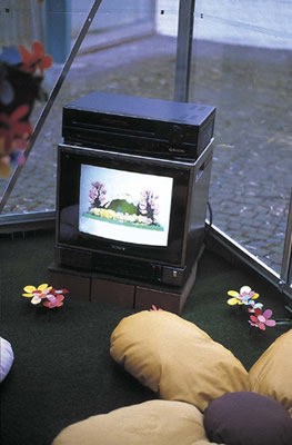 Fot. Kinga Dunikowska, Magic Garden, 2001, Instalacja, video, Heidelberger Kunstverein, 2001