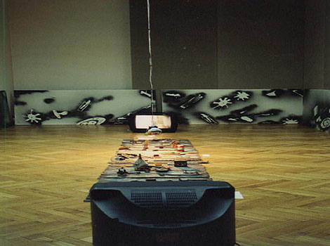 Fot. Antoni Porczak, instalacja Aspekt przedmiotu", 1999