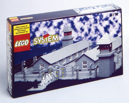 Lego. Obóz koncentracyjny / Lego. Concentration Camp, 1996, 7 pudełek klocków Lego / set of  7 boxes of Lego bricks,  dzięki uprzejmości / courtesy Gallerie Faurschou, Kopenhaga / Copenhagen