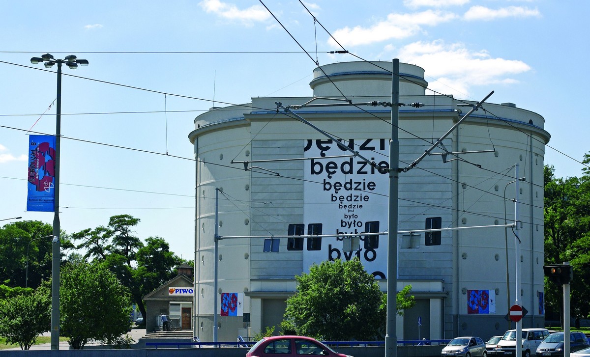Bunkier Strzegomski we Wrocławiu, na fasadzie Klepsydra Stanisława Dróżdża, fot. Justyna Fedec