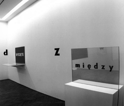 Stanisław Dróżdż, obiekt „Między”, Galeria Foksal, 1994, Copyrights: Anna Dróżdż (źródło: materiały prasowe organizatora)