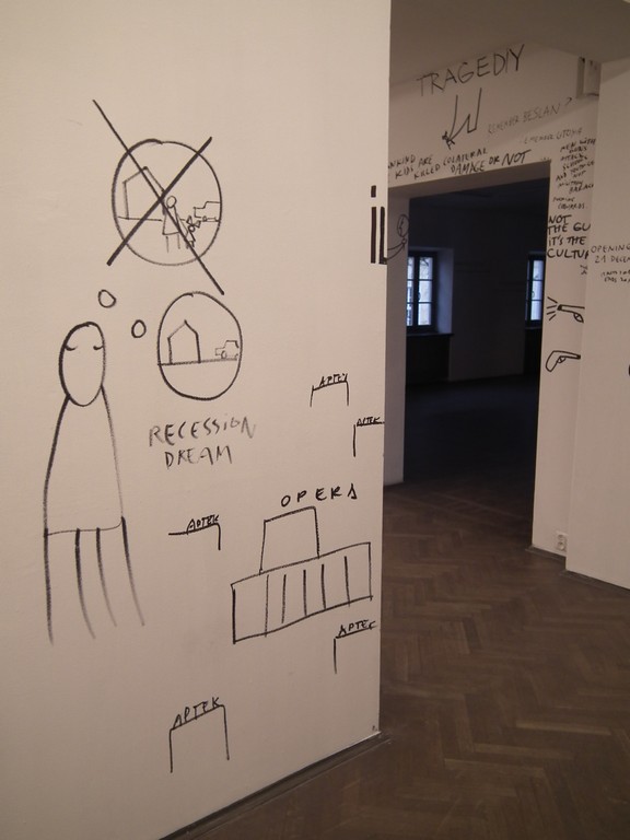 Dan Perjovschi „Legalnie, nielegalnie lub na odwrót”, Galeria Arsenał w Białymstoku, 21 grudnia 2012 – 17 stycznia 2013, fot. Kamil Kopania