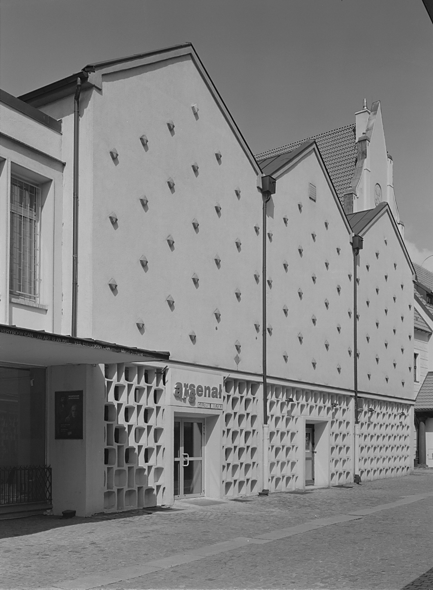 Budynek Galerii Miejskiej Arsenał, fot. B. Biegowski (źródło: materiały prasowe Galerii Arsenał)