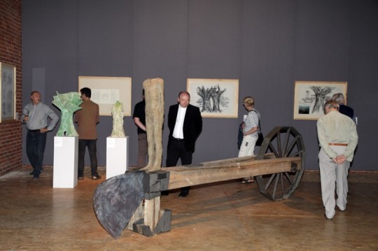 Otwarcie wystawy retrospektywnej Magdaleny Abakanowicz, Centrum Rzeźby Polskiej w Orońsku, 8 czerwca 2013 r., fot. Jan Gaworski (źródło: materiały prasowe organizatora)