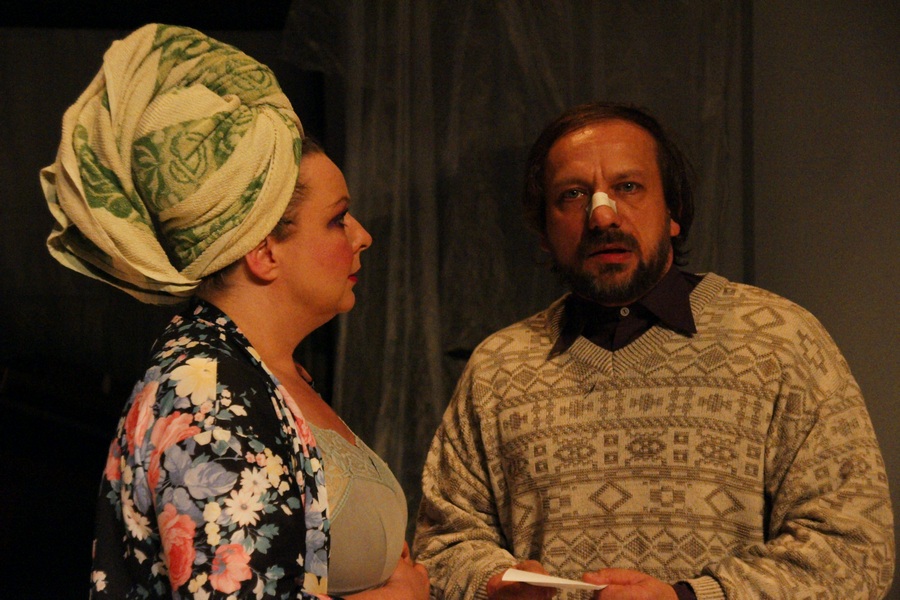 „Rewizor” M. Gogola, reż. M. Fiedor, Duża Scena Teatru im. S. Jaracza. Na zdjęciu: Milena Lisiecka, Mariusz Siudziński, (źródło: materiały prasowe)