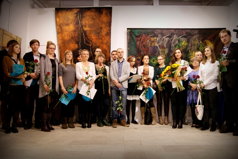 „Promocje” 2013, Galeria Sztuki w Legnicy, laureaci, fot. Kama Wróbel (dzięki uprzejmości autorki)