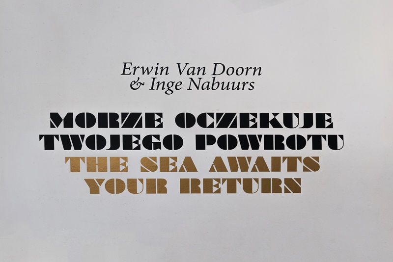 Erwin van Doorn i Inge Nabuurs, „Morze oczekuje Twojego powrotu”, CSW Łaźnia, Gdańsk, 2014, fragment ekspozycji, foto. Bartosz Górka (źródło: dzięki uprzejmości organizatora)