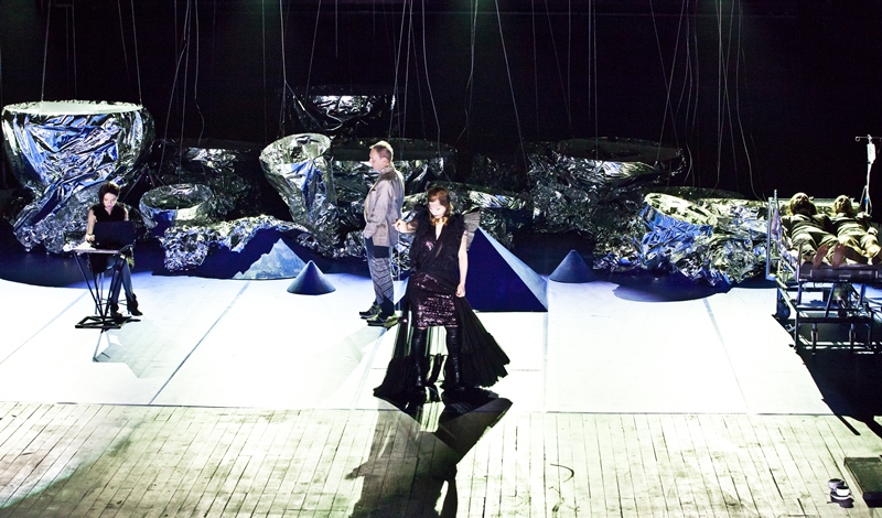 „Kronos”, reż. Krzysztof Garbaczewski, Teatr Polski we Wrocławiu, 2013, fot. Natalia Kabanow (źródło: materiały prasowe Teatru)