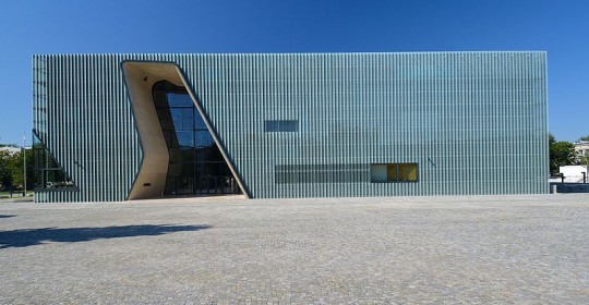 Muzeum Historii Żydów Polskich, Warszawa, proj. Lahdelma & Mahlamäki Oy, Helsinki, kier. Rainer Mahlamäki, real. 2012-2013 (źródło: Wikimedia Commons)