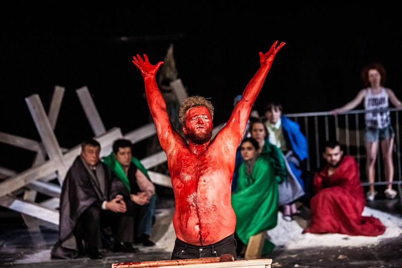 „Na Boga!”, reż. Marcin Liber, Teatr Dramatyczny im. Jerzego Szaniawskiego w Wałbrzychu, 2013, fot. Bartek Sowa (źródło: dzięki uprzejmości Teatru)