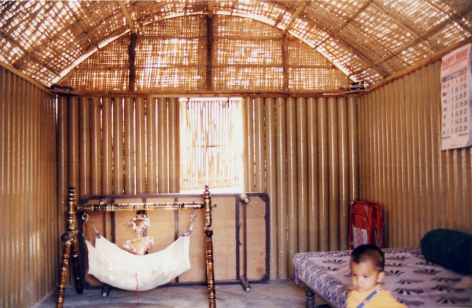 Paper Log House, 2001, Bhuj, Indie, fot. Kartikeya Shodhan (źródło: materiały prasowe The Pritzker Architecture Prize 2014)