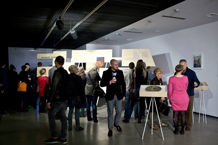 Wernisaż wystawy „Chciwość. Miasta” w Małopolskim Ogrodzie Sztuki, fot. Maria Husarska (dzięki uprzejmości artystki)
