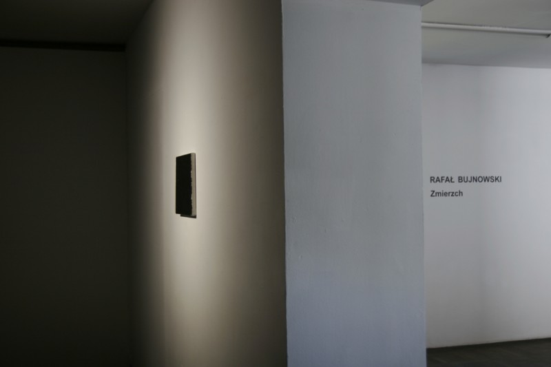 Rafał Bujnowski, „Zmierzch”, widok wystawy, Galeria Arsenał w Białymstoku (źródło: materiały prasowe organizatora)