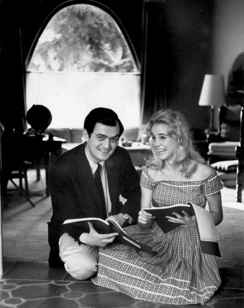 Stanley Kubrick i Sue Lyon podczas realizacji zdjęć do filmu „Lolita” (Wlk. Bryt./USA, 1960-62). Fot. Christiane Kubrick. © Warner Bros. Entertainment Inc. (źródło: materiały prasowe organizatora)