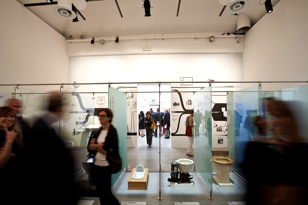 „Elements of architecture: toilet”, wystawa w Pawilonie Centralnym, 14. Biennale Architektury w Wenecji „Fundamentals”, 2014, fot. Francesco Galli (źródło: dzięki uprzejmości organizatorów Biennale)