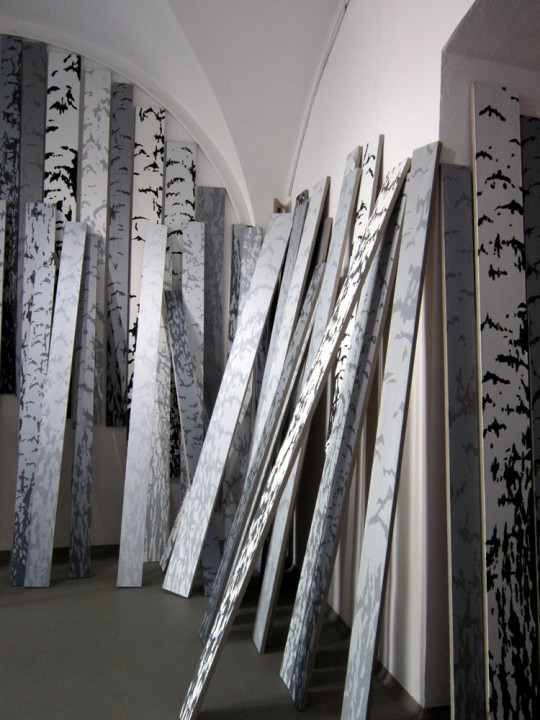 Praca Janusza Oskara Knorowskiego, „1990”, Galeria Miejska we Wrocławiu, 2014, fot. K. Wróbel (źródło: dzięki uprzejmości autorki)