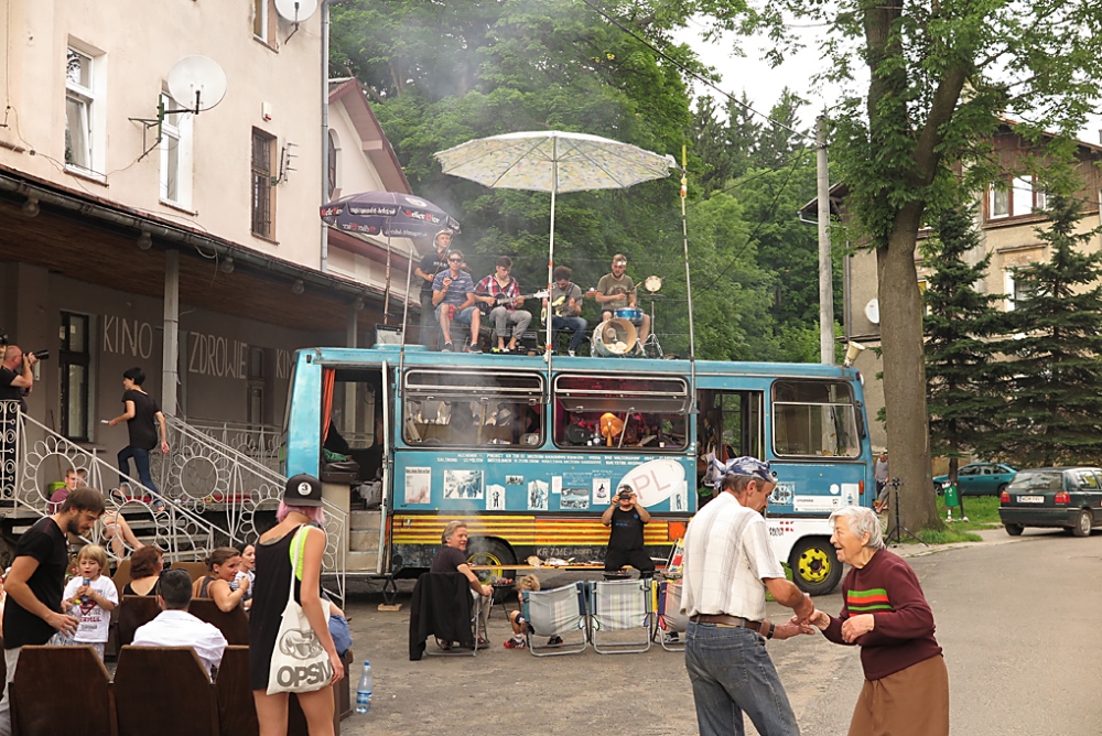 IV Międzynarodowy Festiwal Sztuki Efemerycznej Konteksty w Sokołowsku, 2014, fot. Marcin Polak, Jerzy Grzegorski (źródło: archiwum Fundacji In Situ)