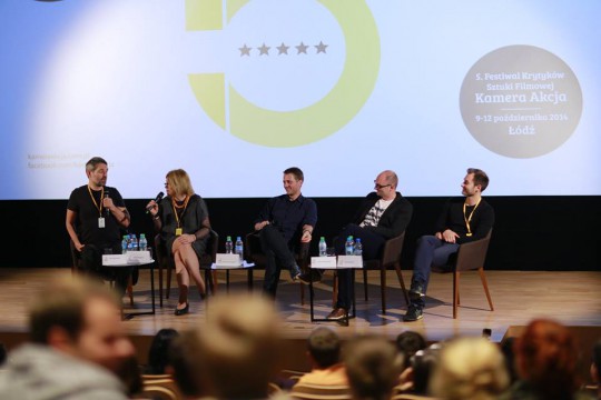 5. Festiwal Krytyków Sztuki Filmowej Kamera Akcja, Łódź 2014, panel dyskusyjny "Krytyk w produkcji". O tym, jak zrobić dobry film, dyskutowali: Piotr Trzaskalski, Magda Sendecka, Michał Pabiś-Orzeszyna, Marcin Adamczak oraz Łukasz Dzięcioł (od lewej), fot. Paweł Mańka (źródło: materiały organizatora)