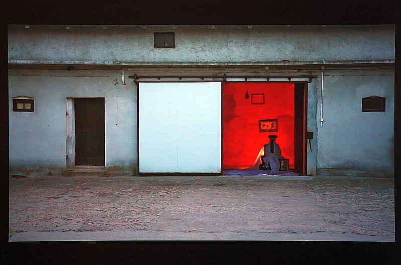 Izabela Sitarska, „Pomiędzy”, fot. Mirosław E. Koch, wystawa „Rysopis”, WRO Art Center & Griffin Art Space (źródło: materiały prasowe organizatora)