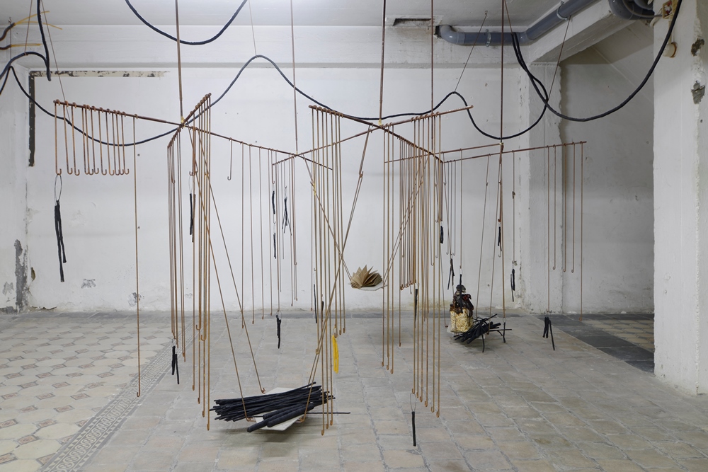 Iza Tarasewicz, wystawa „The Means, the Milieu”, Objectif Exhibitions, Antwerpia, 2014, fot. Isabelle Arthuis (źródło: ilustracje wybrane i udostępnione przez artystkę)