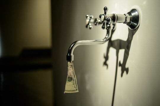 Oskar Dawicki, „Lacrimosa”, Galeria Labirynt, fot. Wojciech Pacewicz (źródło: dzięki uprzejmości Galerii Labirynt) Oskar Dawicki, „Lacrimosa”, Galeria Labirynt, fot. Wojciech Pacewicz (źródło: dzięki uprzejmości Galerii Labirynt)