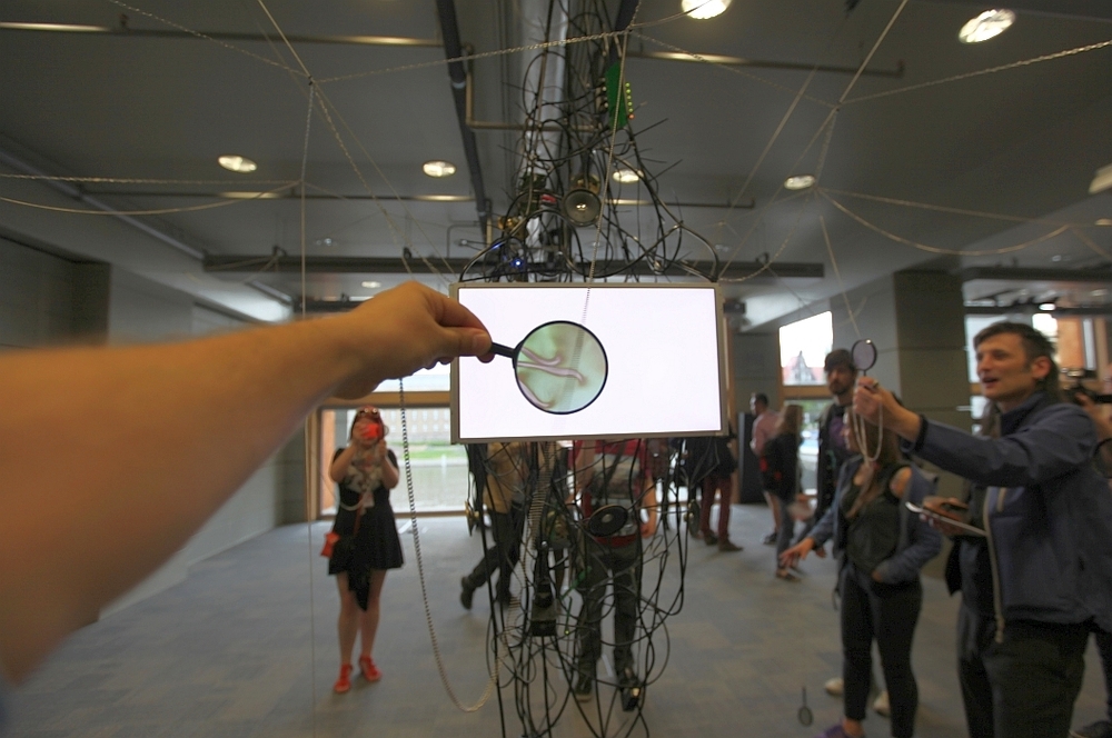 16. Biennale Sztuki Mediów WRO Test Exposure, 2015, otwarcie, Biblioteka, fot. R. Okoń (źródło: dzięki uprzejmości organizatora)