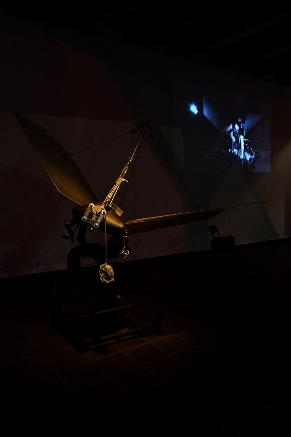 Marek Rogulski, „Aerolit – zaplatanie energii”, Galeria Sztuki Wozownia w Toruniu, 2015 (źródło: dzięki uprzejmości Galerii Wozownia)