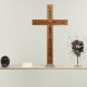 Damien Hirst, „New Religion. The Altar Table” („Nowa Religia. Ołtarz”), 2005, fot. Prudence Cuming Associates © Damien Hirst and Science Ltd. (źródło: materiały prasowe organizatora)
