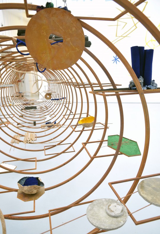 Iza Tarasewicz, „TURBA, TURBO” – Spojrzenia 2015, Zachęta Narodowa Galeria Sztuki 2015 (źródło: materiały prasowe organizatora) Iza Tarasewicz, „TURBA, TURBO” – Spojrzenia 2015, Zachęta Narodowa Galeria Sztuki 2015 (źródło: materiały prasowe organizatora)
