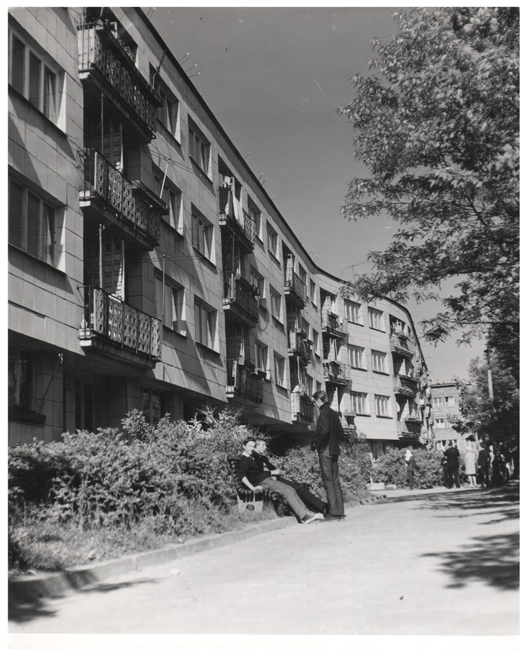 Helena i Szymon Syrkusowie, osiedle Koło II, 1947-51, fot. dzięki uprzejmości Muzeum Architektury we Wrocławiu (źródło: materiały prasowe Zachęty Narodowej Galerii Sztuki)