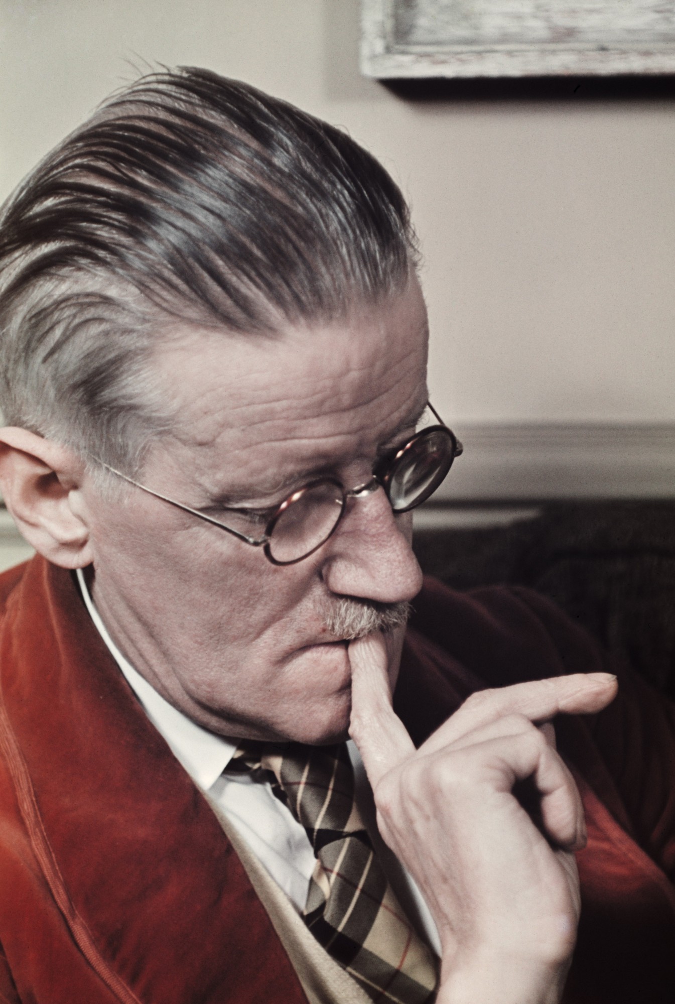 James Joyce w swoim mieszkaniu przy Rue Edmond Valentin, Paryż 1939 © bpk / IMEC, Fonds MCC / Gisèle Freund (źródło: materiały prasowe MNK)