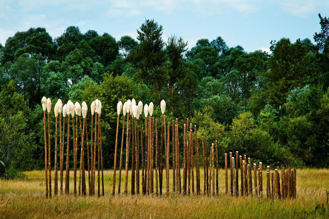 Paweł Chlebek, „Żniwo”, fot. R. Pranagal, Landart Festiwal 2015 (źródło: materiały Kwartalnika Rzeźby Orońsko)