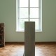 Iza Tarasewicz, „Obeliscus”, 2011, beton, złoto, sklejka, 28 x 40 x 140 cm, dzięki uprzejmości artystki i BWA Warszawa, zdjęcie: Piotr Żyliński (źródło: materiały prasowe)