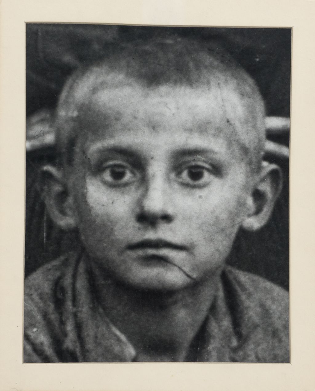 Jagoda Przybylak, „Zdjęcie klasowe”, 1971-72, instalacja fotograficzna, detal © Galeria Propaganda (źródło: dzięki uprzejmości Galerii)