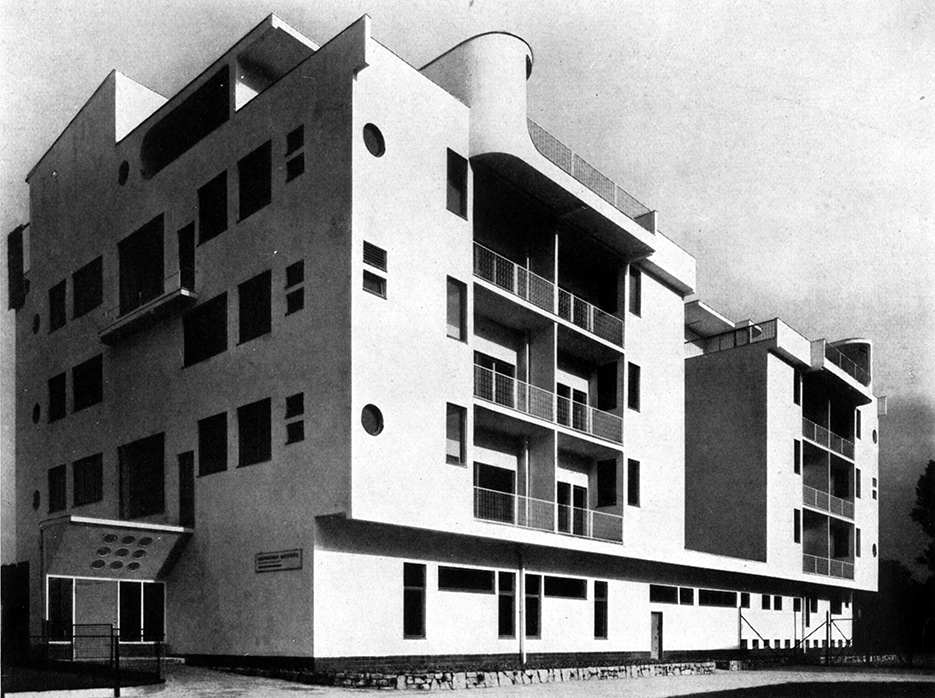 Wrocław, dom nr 7, wysokościowy dom czynszowy wielorodzinny, widok od placu rekreacyjnego, proj. Adolf Rading © „Die Form” 1929, s. 456 (źródło: materiały organizatora)