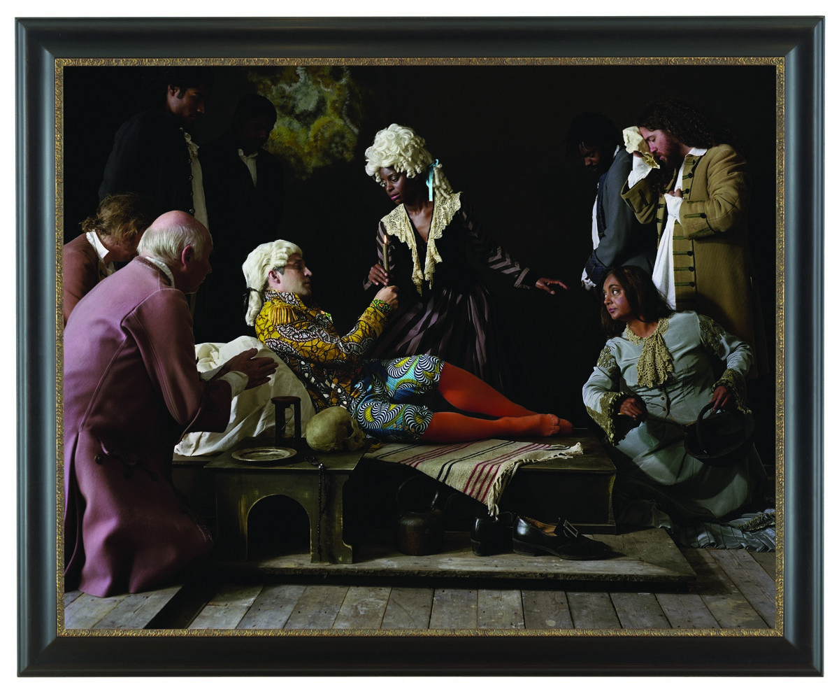 Yinka Shonibare, „Fake Death Picture” („The Death of St Francis – Bartolomé Carducho”), 2011 fotografia, © Muzeum Współczesne Wrocław (źródło: materiały prasowe organizatora)