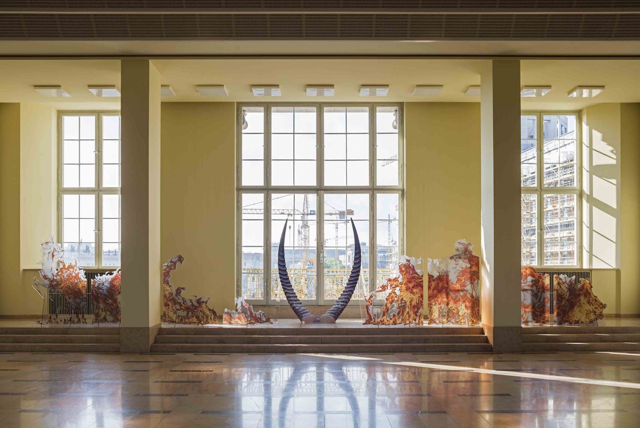 Katja Novitskova,Expansion Curves (fire worship, purple horns), 2016, fot. Timo Ohler, dzięki uprzejmości Katji Novitskovej i Kraupa-Tuskany Zeidler, Berlin (źródło: materiały prasowe Biennale)