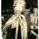 Max Ernst w kostiumie ptaka, Huismes, 21 czerwca 1958 r. Fot. John Rewald, © Adagp, Paris 2016 (źródło: materiały prasowe organizatora)