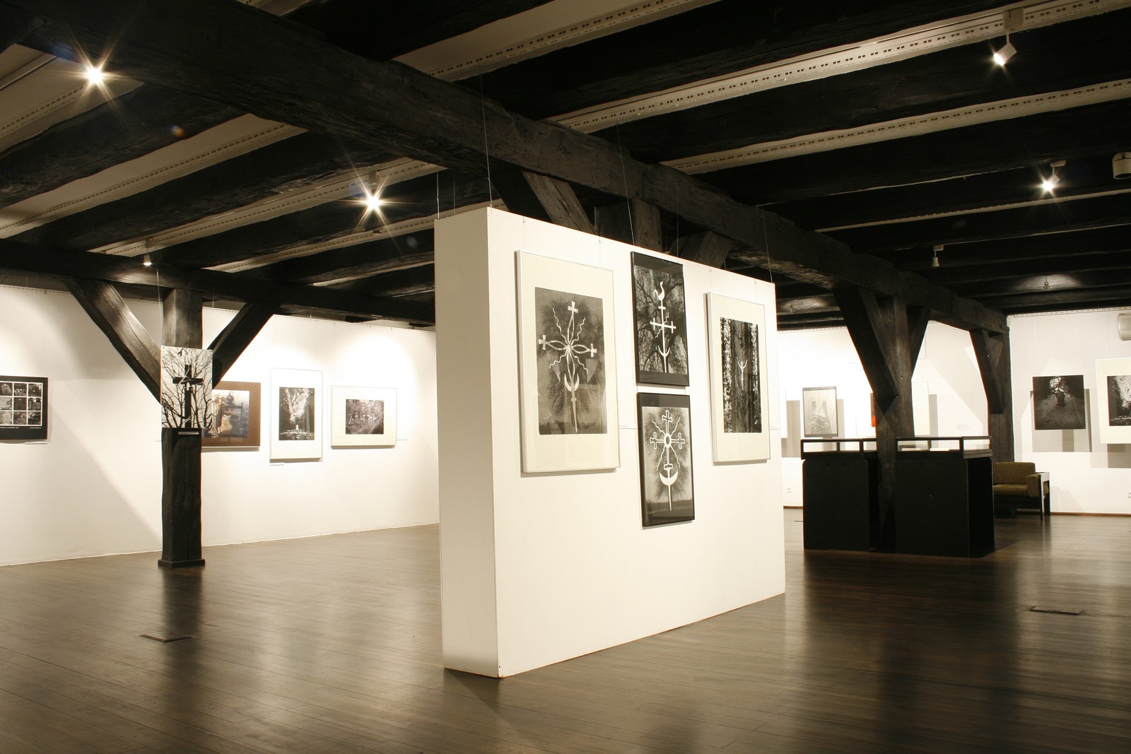 Dokumentacja wystawy „Andrzej Różycki. Bycie z sacrum”, Galeria Wozownia, Toruń, 2011, fot K. Napiórkowski (źródło: archiwum K. Jureckiego)