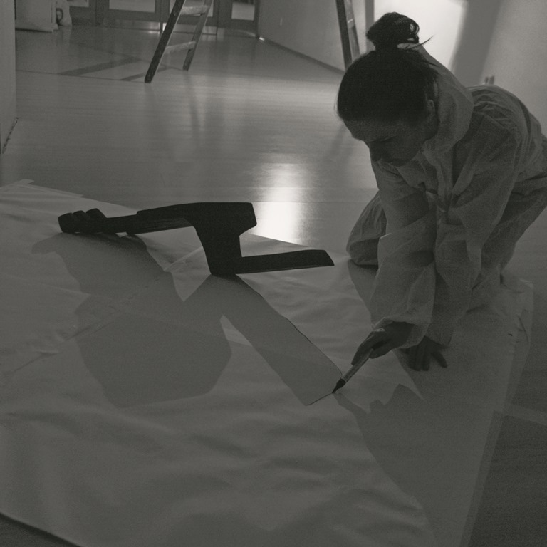 Agata Agatowska, „Infinity – Shadow of the Hand”, „Nieskończoność – cień ręki”, część II, Galeria Miasta Trzyniec, Czechy, 2015, fot. Krzysztof Morcinek (źródło: dzięki uprzejmości artystki)