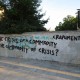 Graffiti w Atenach krytykujące wystawę, fot. E. Wójtowicz (źródło: dzięki uprzejmości autorki)