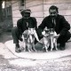 Stambulskie koty. Fotografia, początek lat 30. XX w., autor nieznany, kolekcja fotografii Suna ve İnan Kıraç Vakfı (źródło: materiały prasowe organizatora)