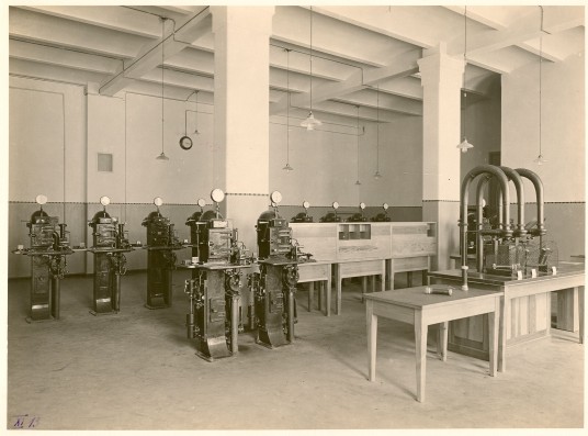 Aparatura w głównych urzędzie telegraficznym w Berlinie, 1921 rok