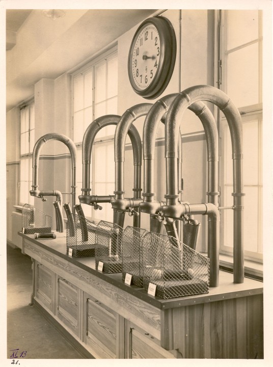 Urządzenia poczty odbiorczej w głównym urzędzie telegraficznym w Berlinie, 1921 rok