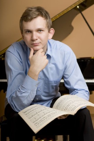 Pianista Szymon Kowalski