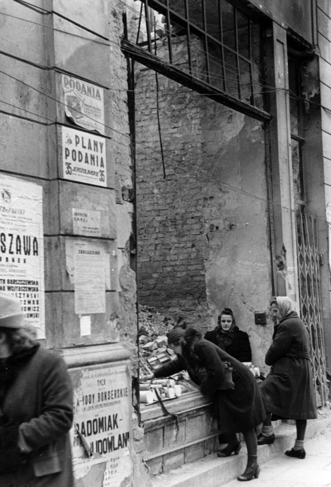 Warszawa, fotografia Juliena Bryana, archiwum IPN