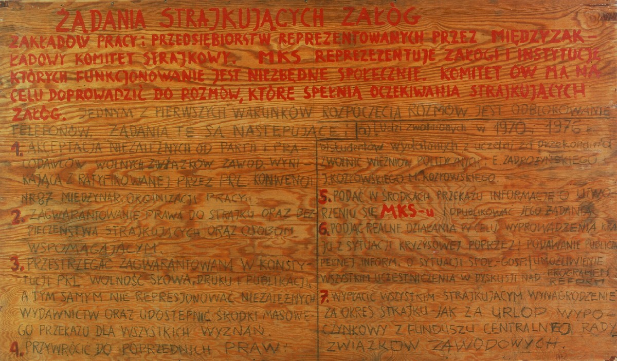 Jedna z tablic Postulatów Gdańskich, ze zbiorów Centralnego Muzeum Morskiego w Gdańsku