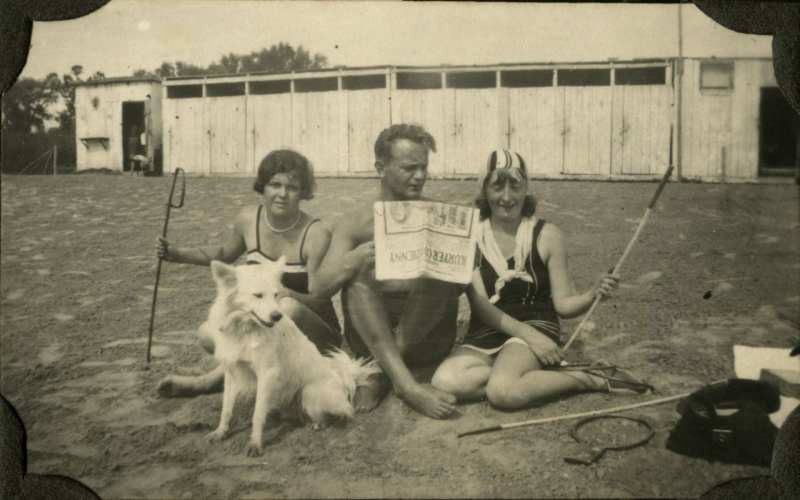 Plaża na Bydgoskim Przedmieściu w Toruniu, lata 30.XX w. (ze zbiorów J. Tokarskiej)