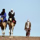 Wędrujący Tuaregowie Kel Igdallen, okolice In Gall, Niger (czas wykonania: pomiędzy 2003 a 2009 rokiem) autor fotografii: Adam Rybiński, materiały udostępnione przez Muzeum Etnograficzne w Krakowie