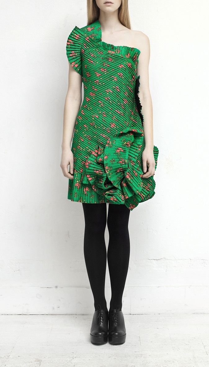 Sukienka plisowana, Joanna Klimas, jesień – zima 2010/2011, fot. Konrad Ćwik, materiał udostępniony przez organizatora